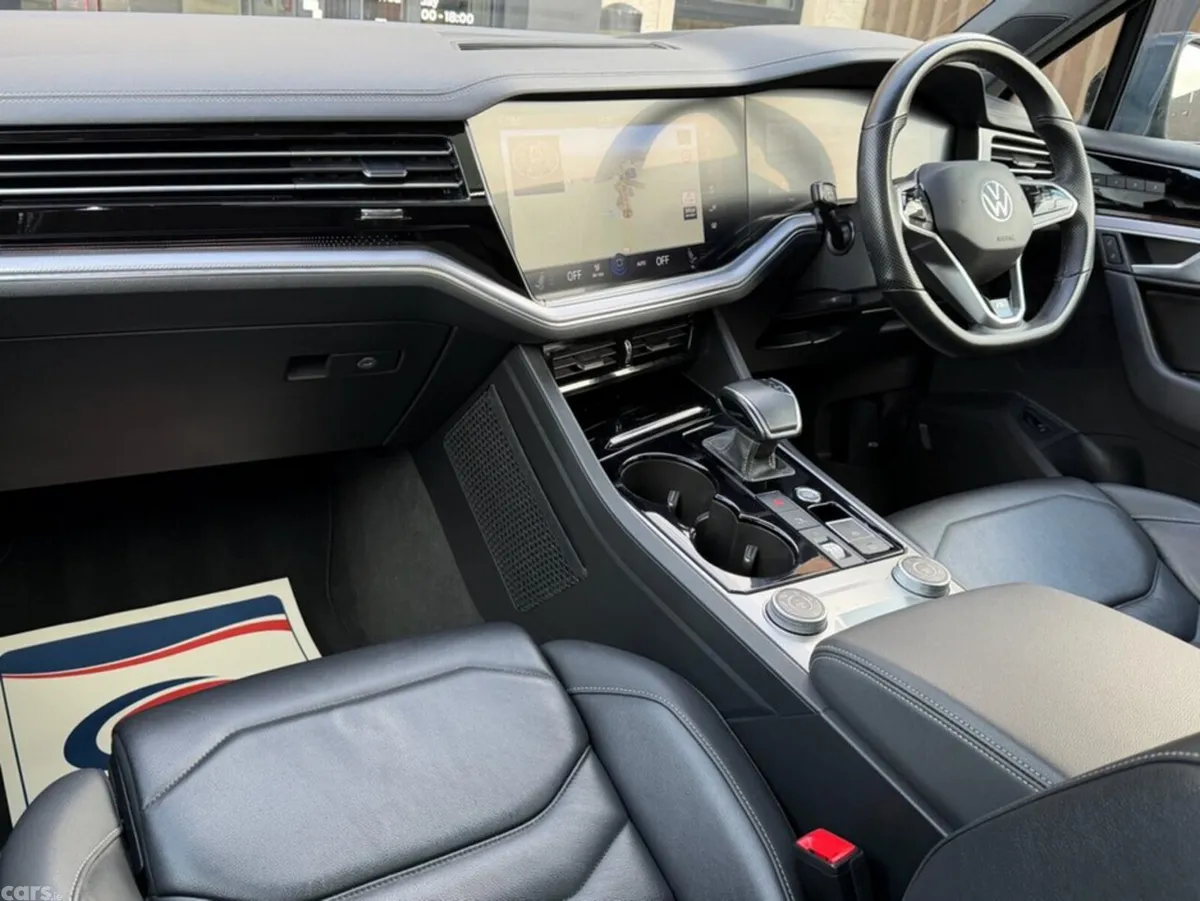Volkswagen Touareg Estate, Diesel, 2021, Black