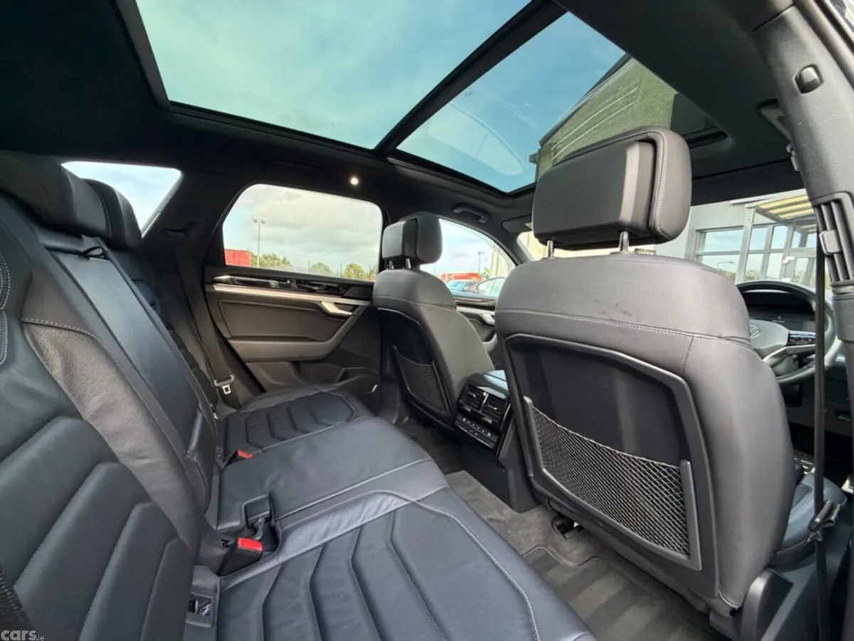 Volkswagen Touareg Estate, Diesel, 2021, Black