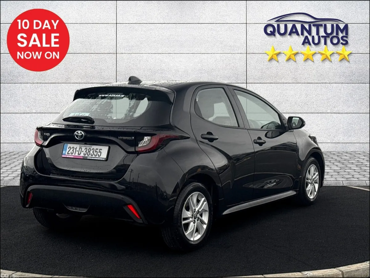 Toyota Yaris Hatchback, Petrol Hybrid, 2023, Black