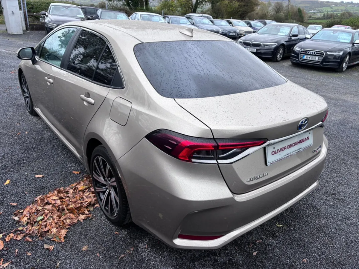 Toyota Corolla Saloon, Petrol Hybrid, 2022, Yellow