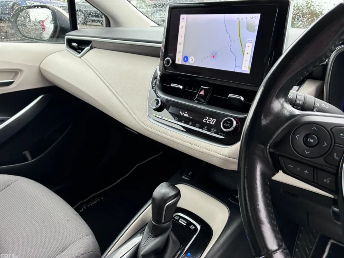 Toyota Corolla Saloon, Petrol Hybrid, 2022, Yellow
