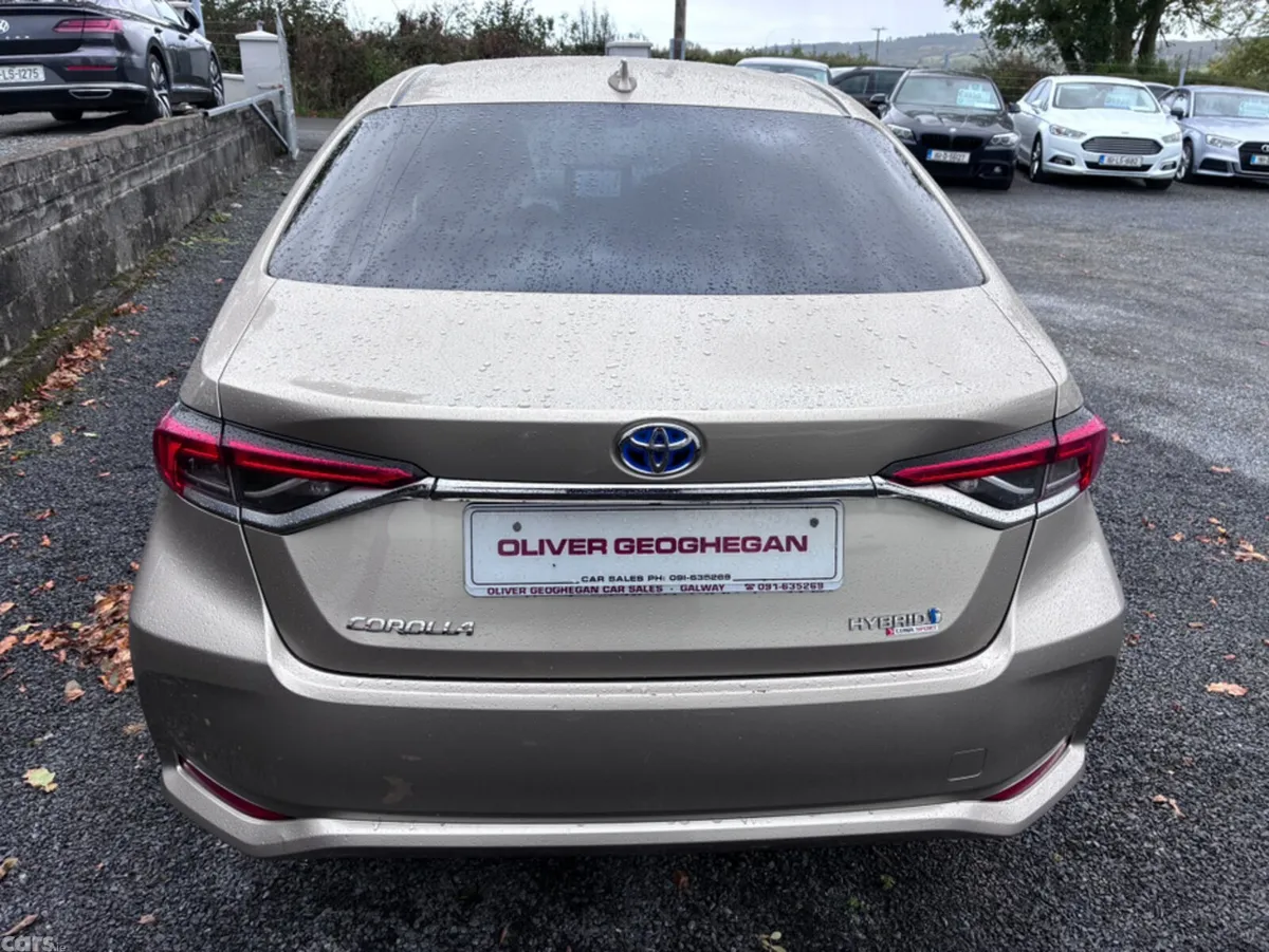 Toyota Corolla Saloon, Petrol Hybrid, 2022, Yellow