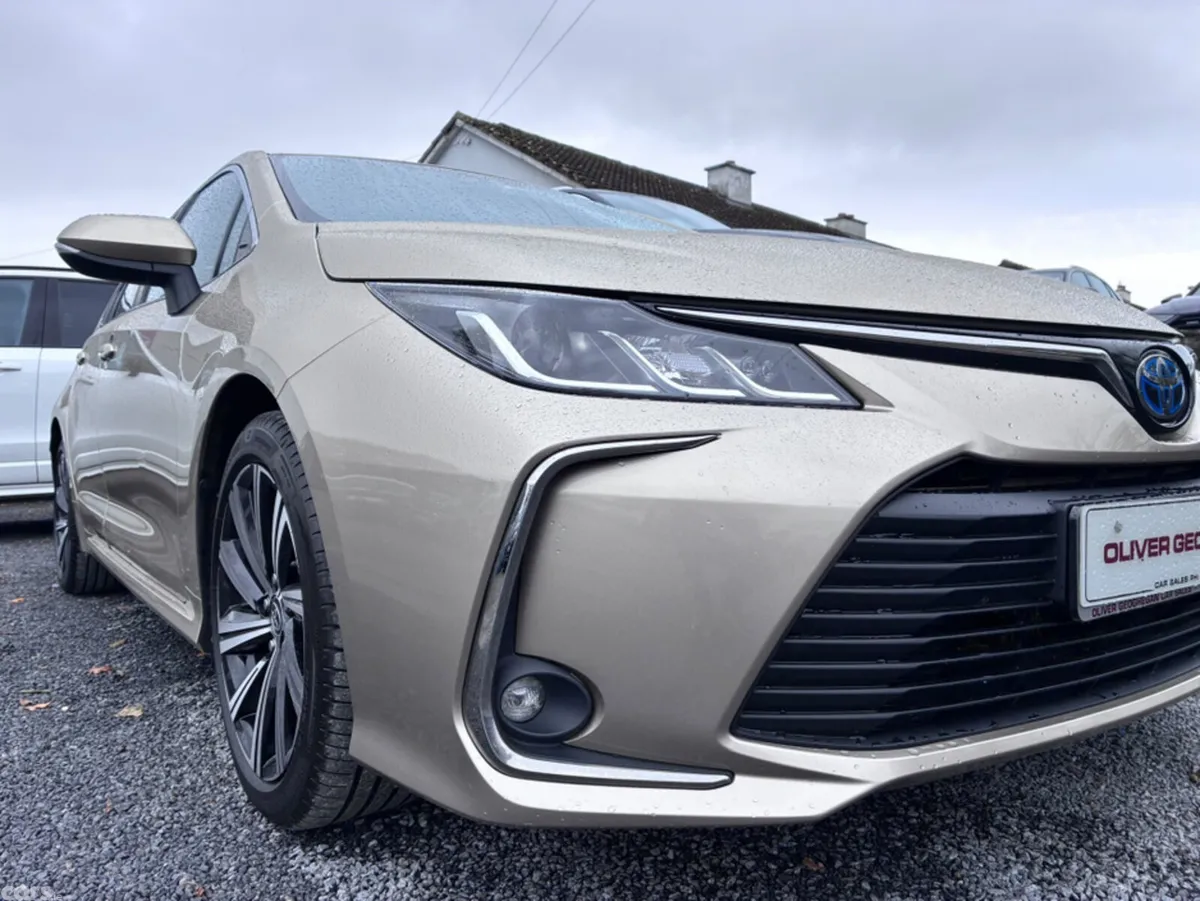 Toyota Corolla Saloon, Petrol Hybrid, 2022, Yellow