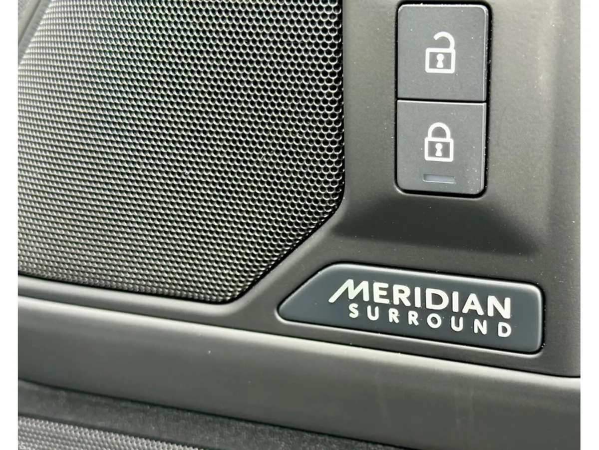 Land Rover Defender SUV, Petrol Plug-in Hybrid, 2025, Black