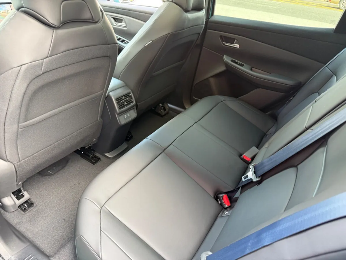 Nissan Leaf Hatchback, Electric, 2026, Blue