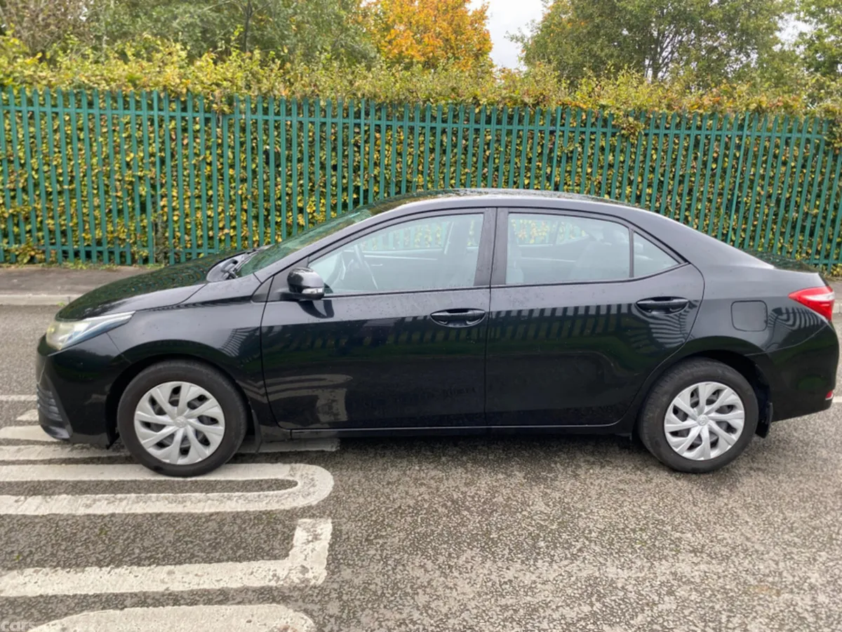 Toyota Corolla Saloon, Diesel, 2018, Black