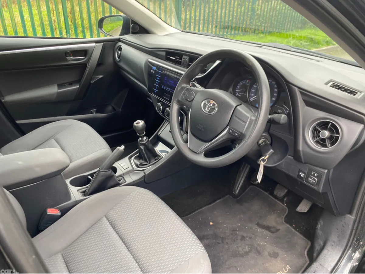 Toyota Corolla Saloon, Diesel, 2018, Black