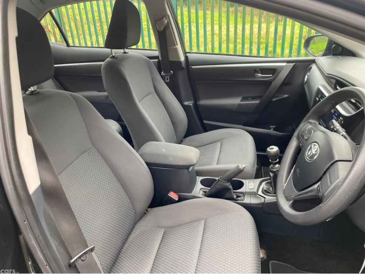 Toyota Corolla Saloon, Diesel, 2018, Black