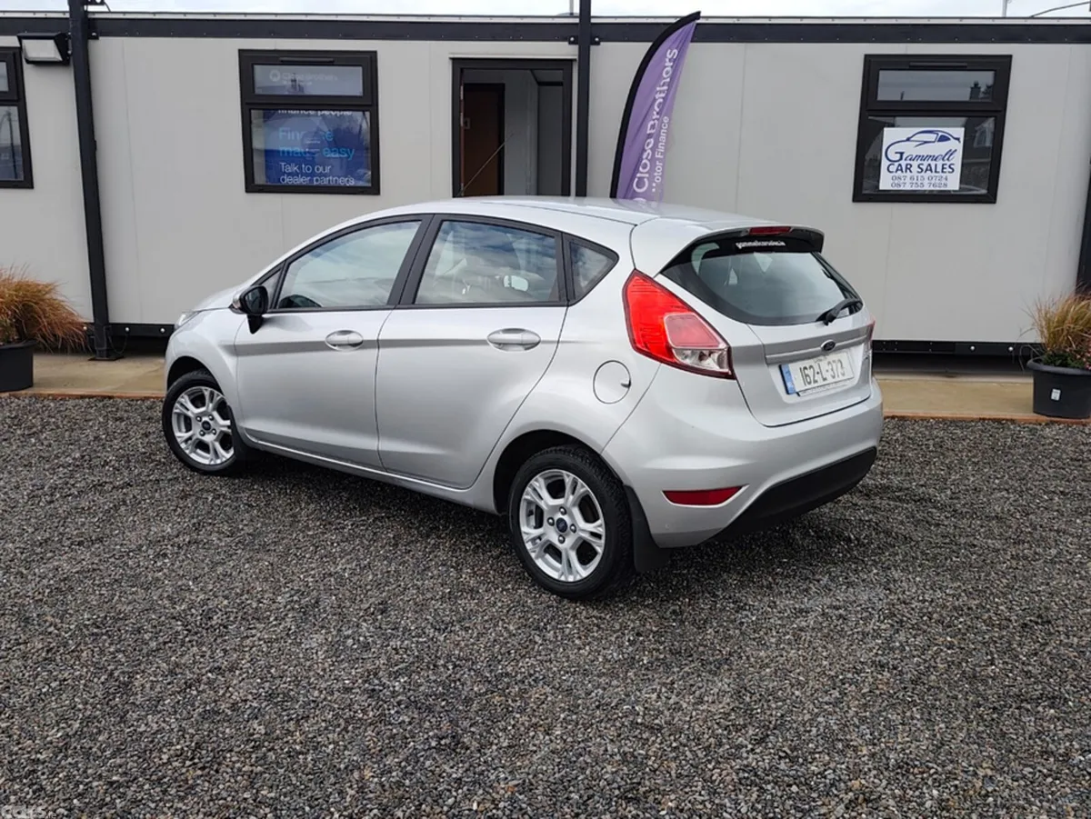 Ford Fiesta Hatchback, Petrol, 2016, Silver