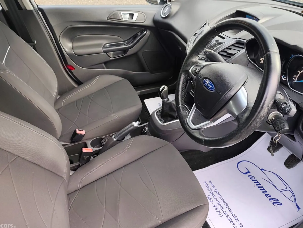 Ford Fiesta Hatchback, Petrol, 2016, Silver