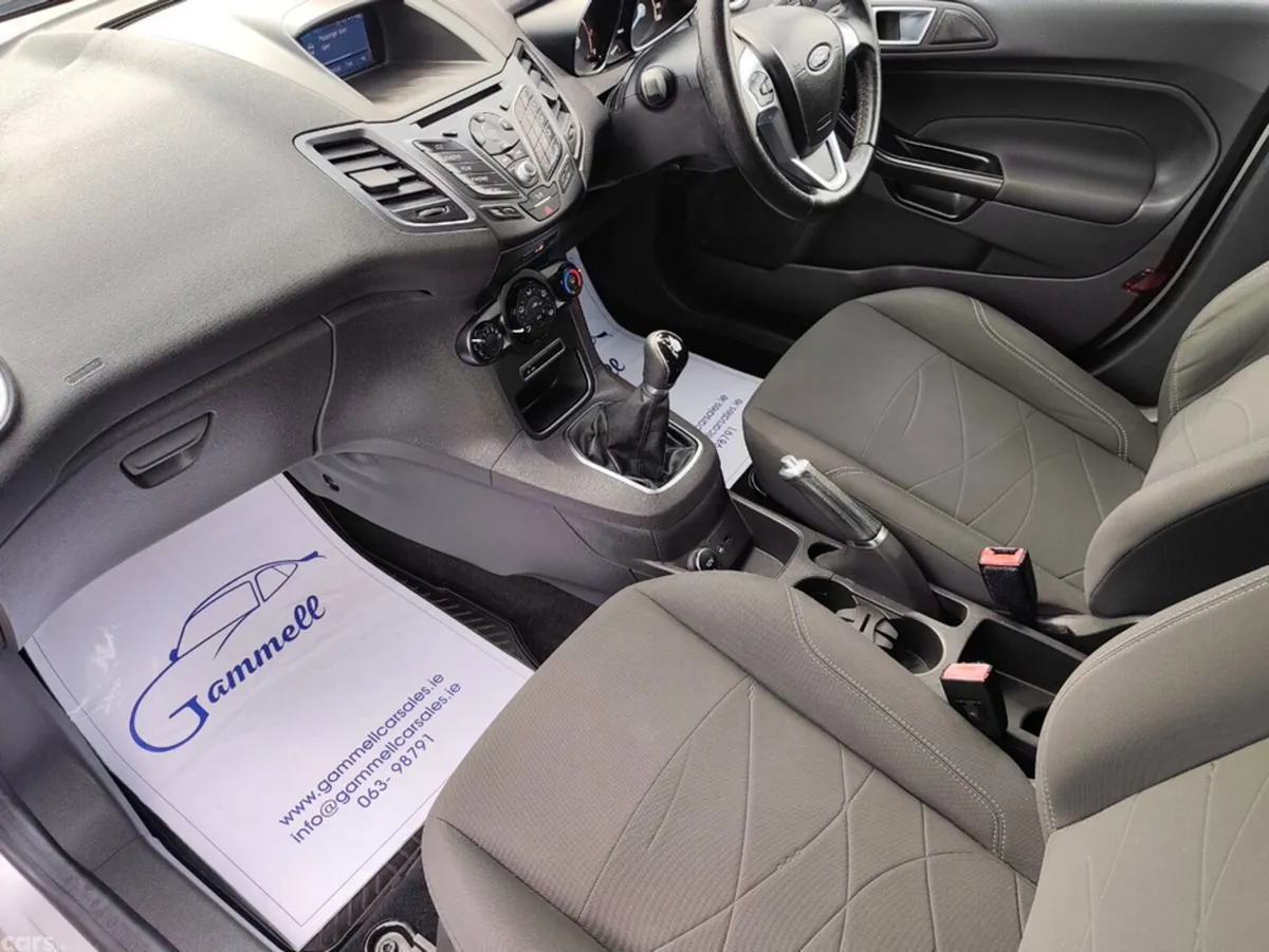 Ford Fiesta Hatchback, Petrol, 2016, Silver