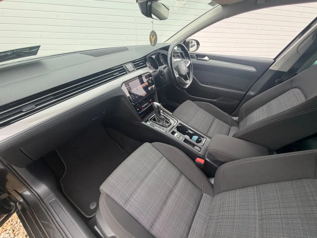 Volkswagen Passat Estate, Diesel, 2021, Grey