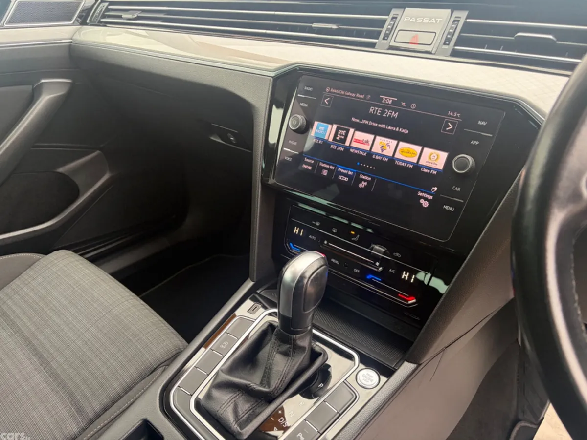 Volkswagen Passat Estate, Diesel, 2021, Grey