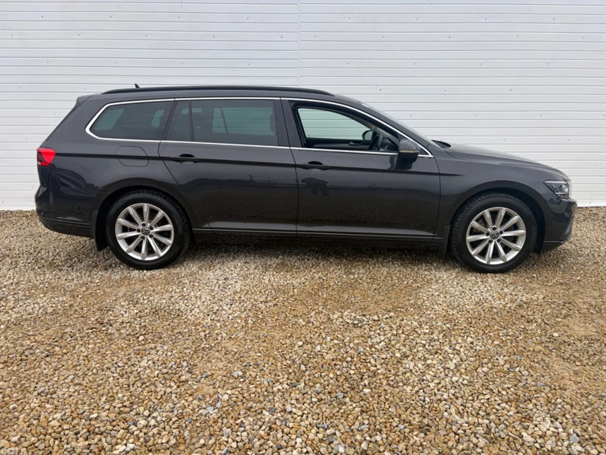 Volkswagen Passat Estate, Diesel, 2021, Grey