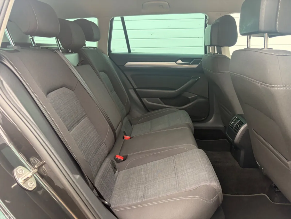 Volkswagen Passat Estate, Diesel, 2021, Grey