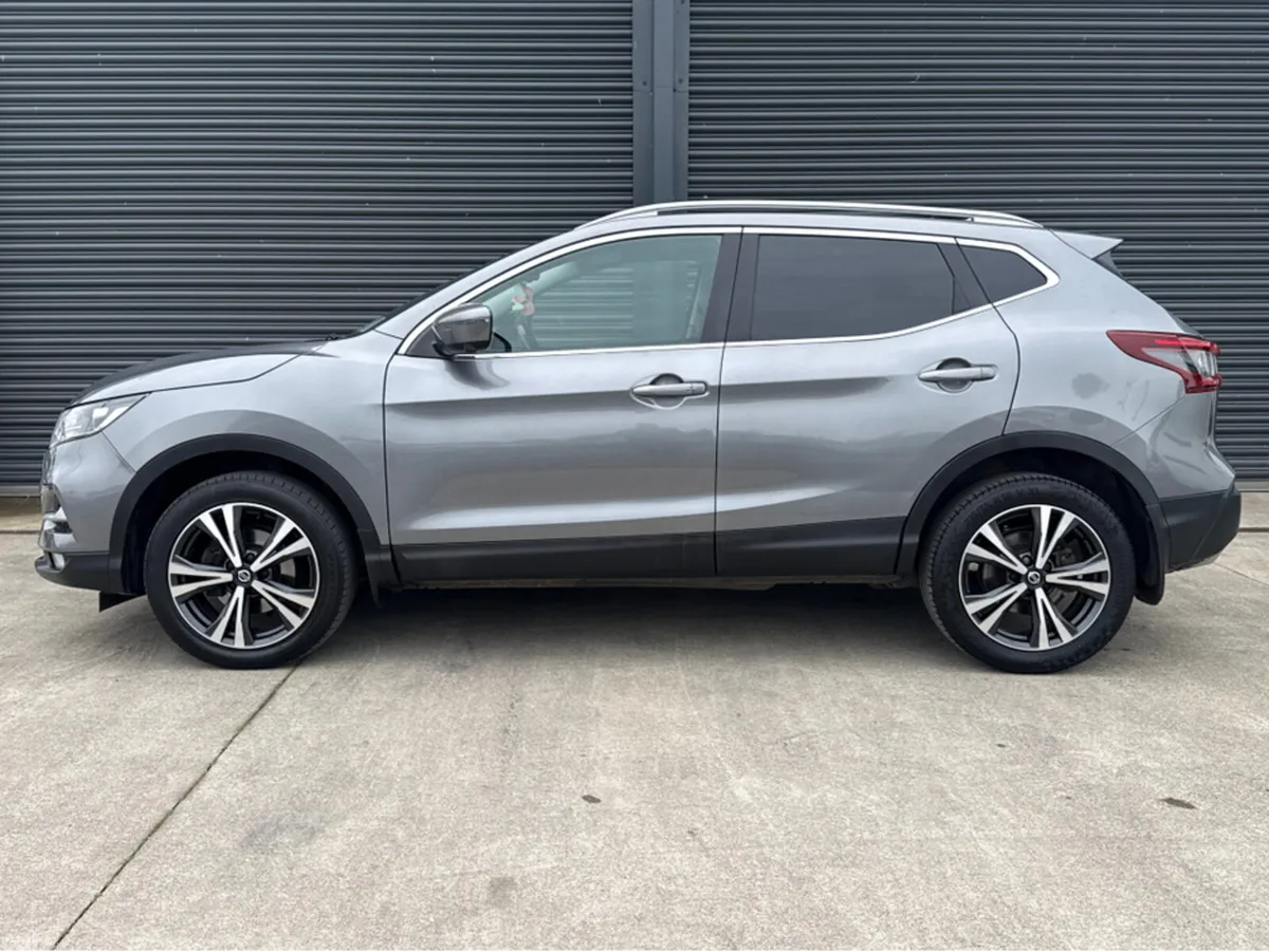 Nissan Qashqai MPV, Petrol, 2021, Grey