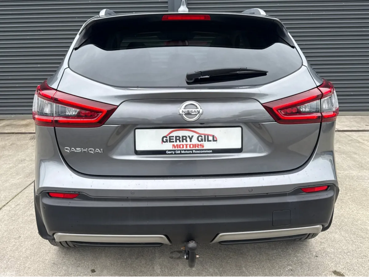 Nissan Qashqai MPV, Petrol, 2021, Grey