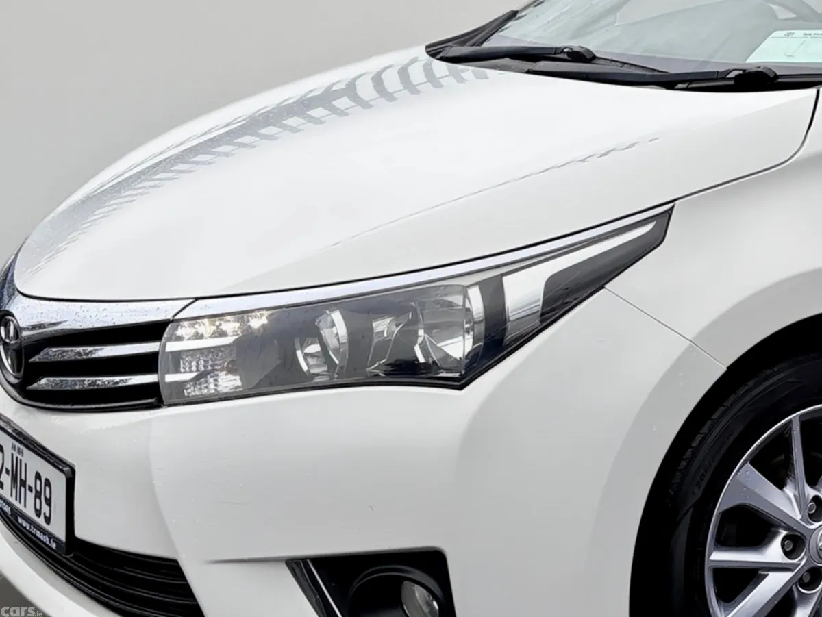 Toyota Corolla Saloon, Diesel, 2016, White