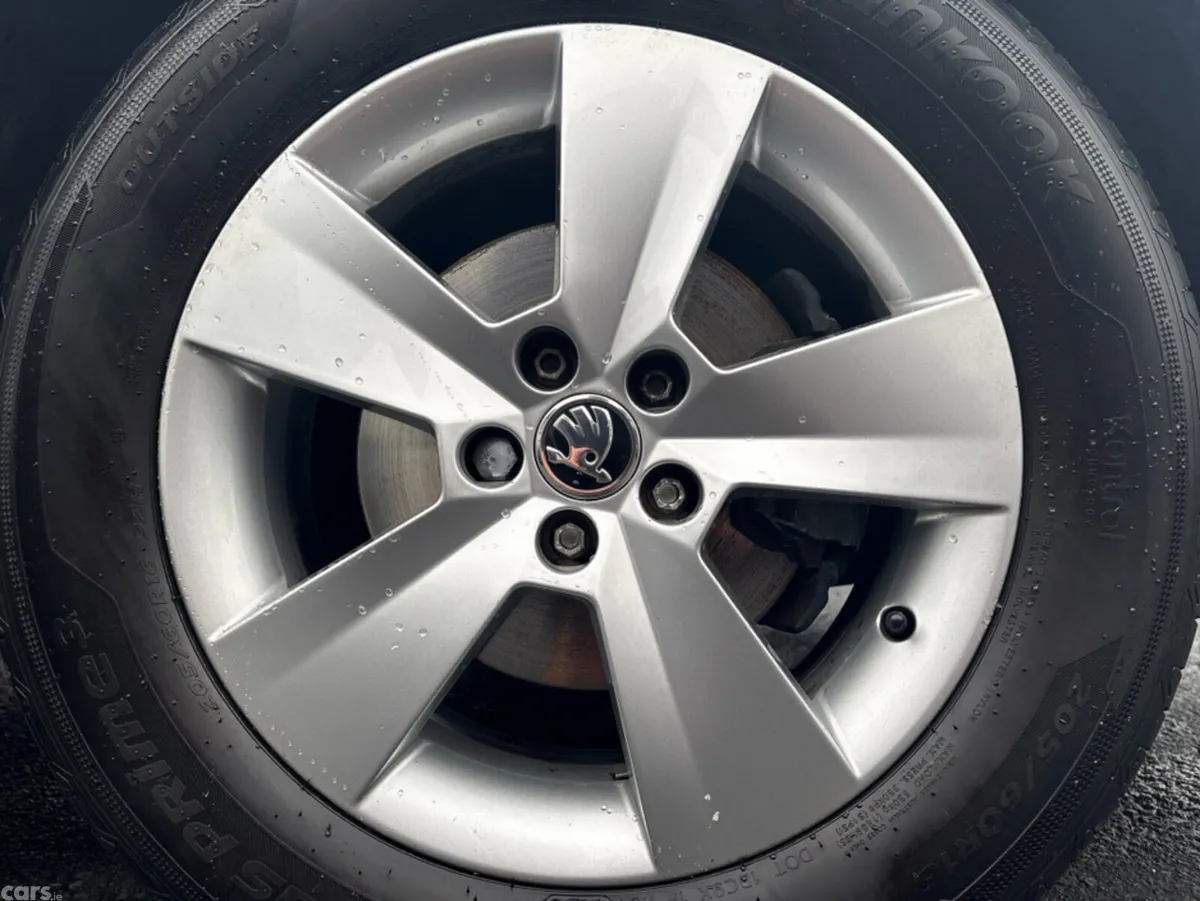 Skoda Kamiq Hatchback, Petrol, 2023, Grey