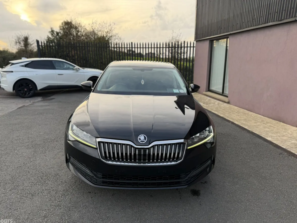 Skoda Superb Hatchback, Diesel, 2021, Black