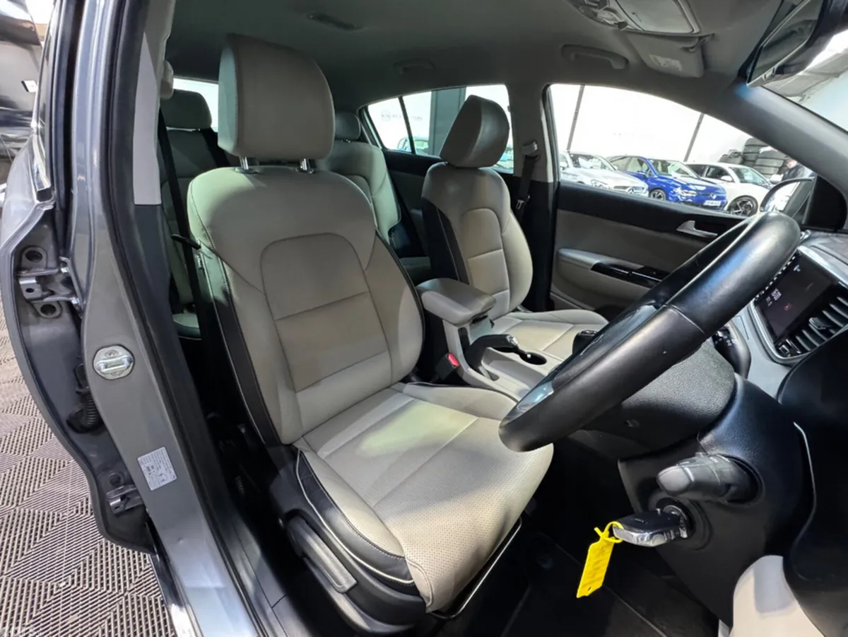 Kia Sportage MPV, Diesel, 2021, Grey