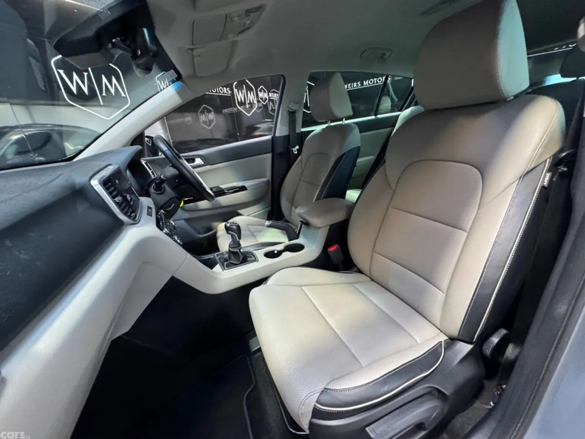 Kia Sportage MPV, Diesel, 2021, Grey