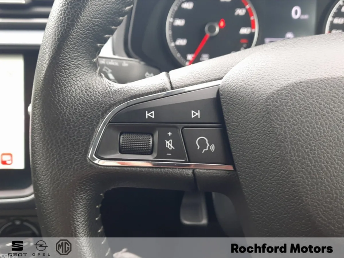 SEAT Arona Hatchback, Petrol, 2021, Grey