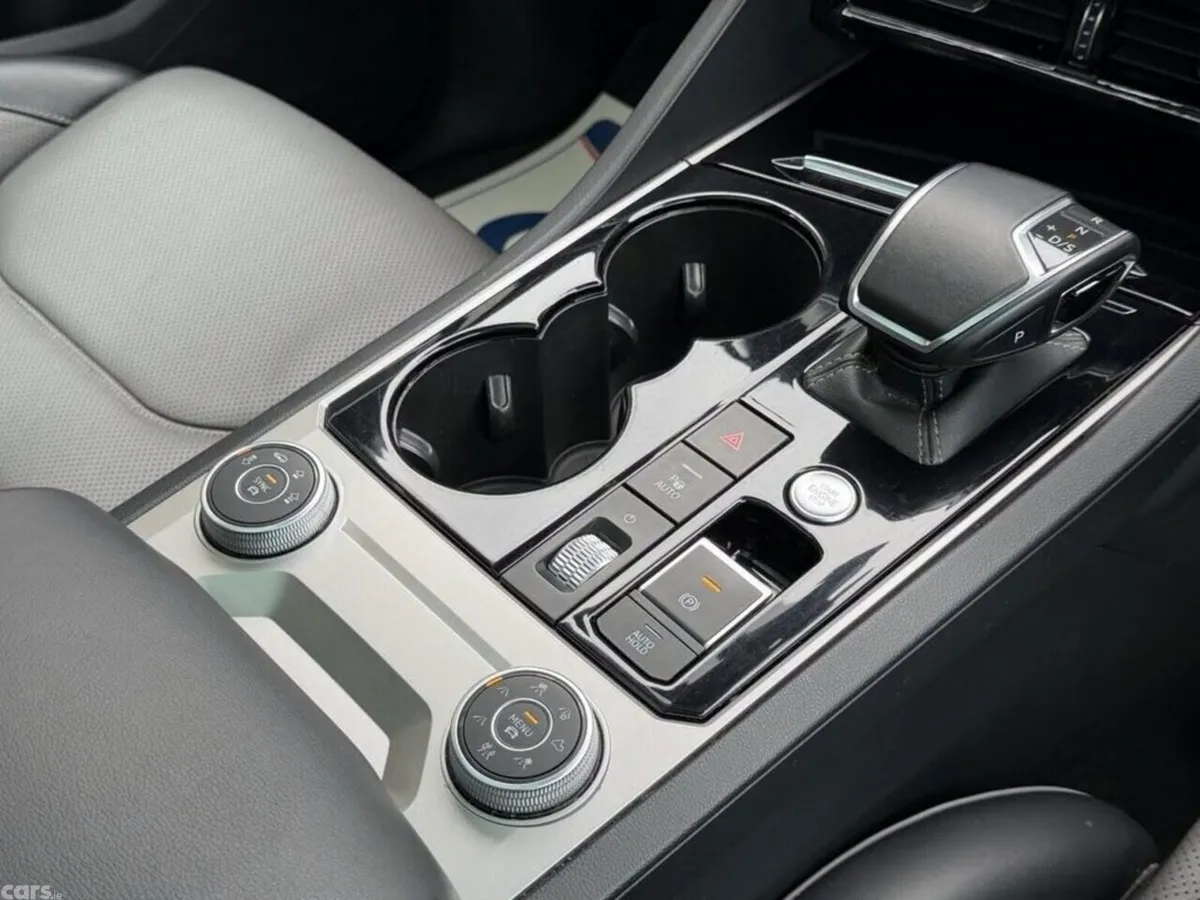 Volkswagen Touareg SUV, Diesel, 2021, Silver