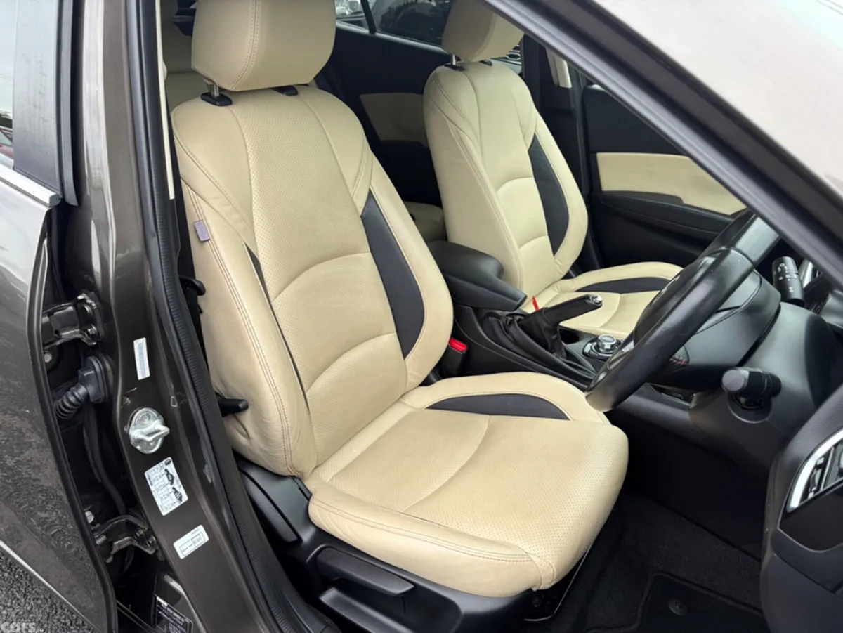 Mazda Mazda3 Hatchback, Diesel, 2014, Brown