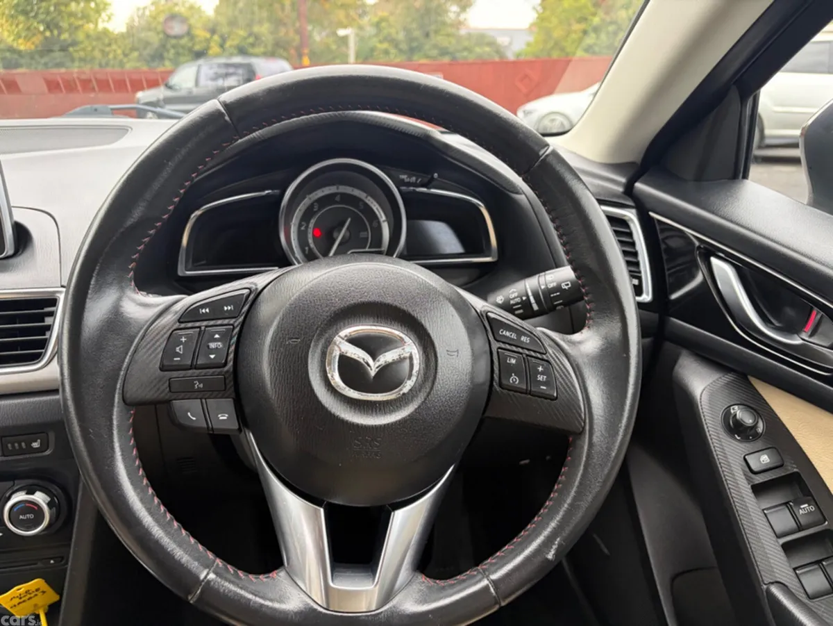 Mazda Mazda3 Hatchback, Diesel, 2014, Brown