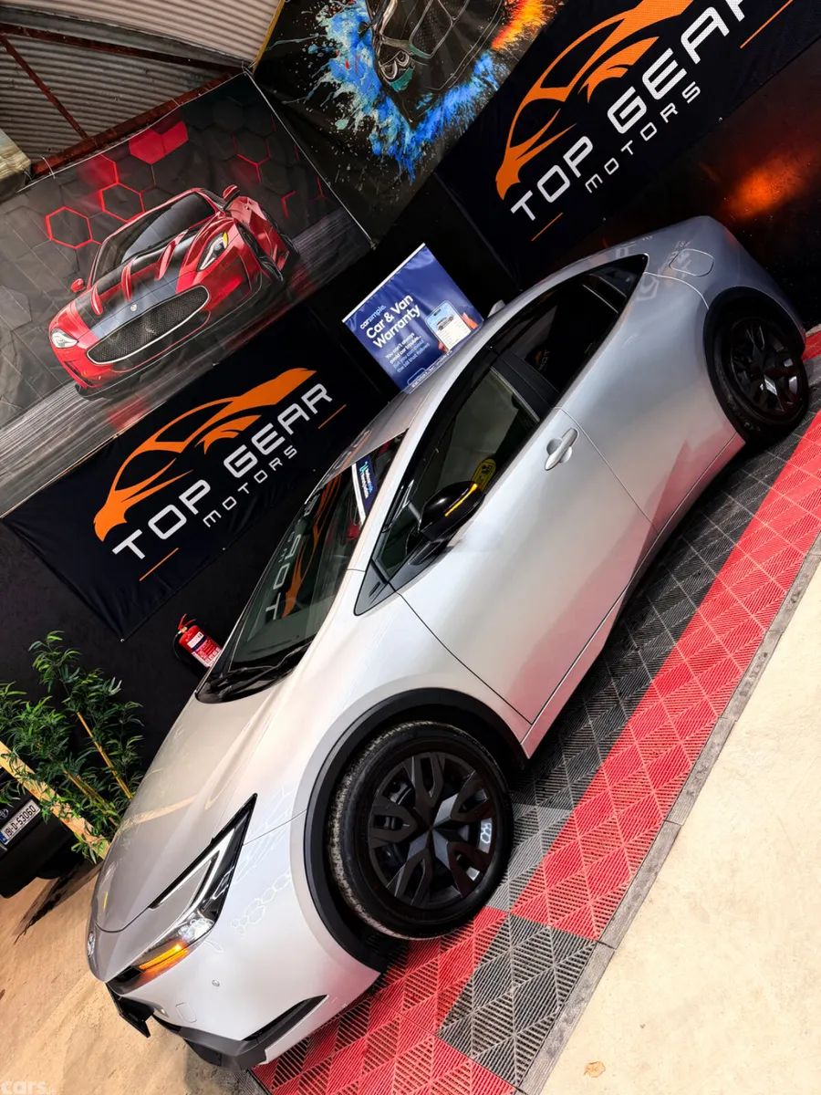 Toyota Prius Saloon, Petrol Hybrid, 2023, Silver