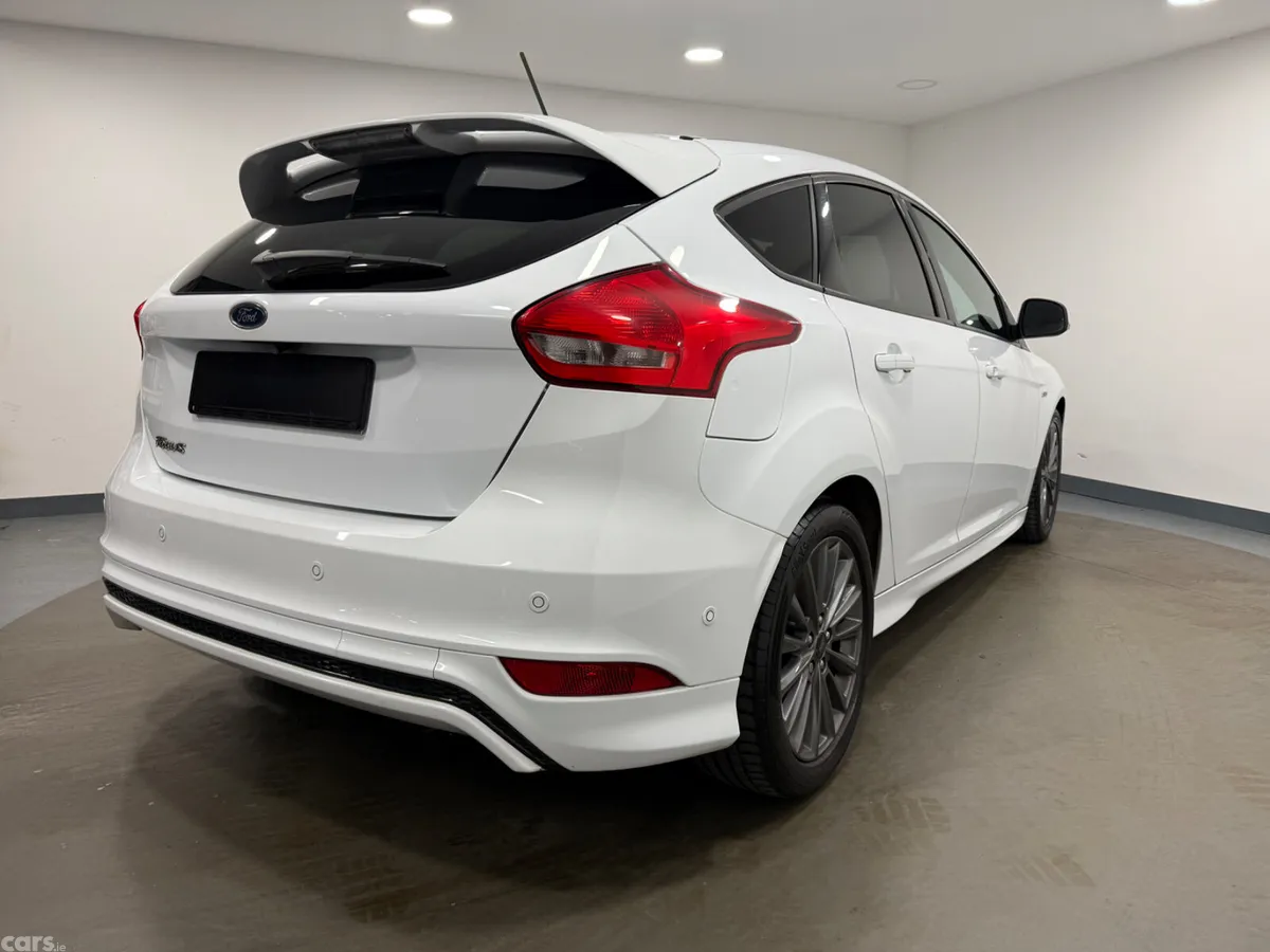 Ford Focus Hatchback, Diesel, 2017, White