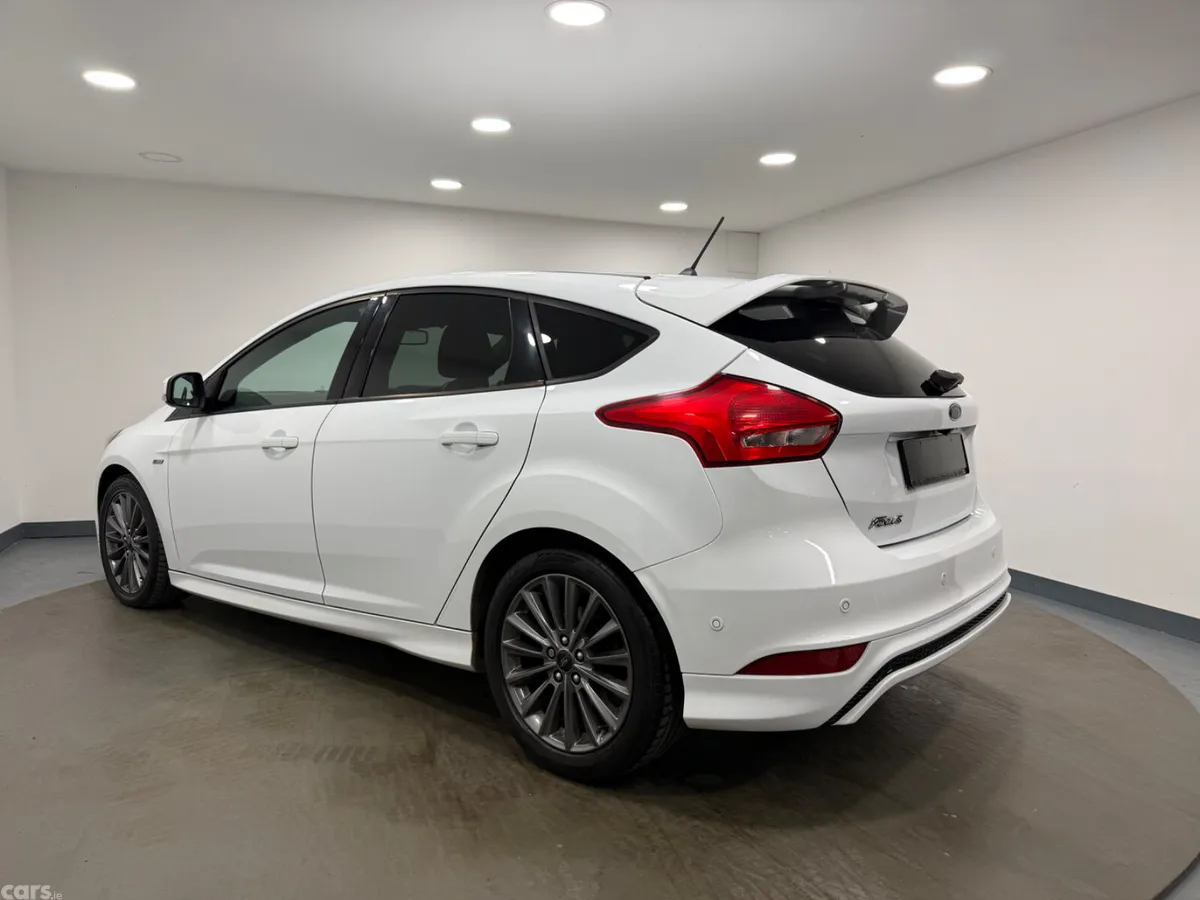 Ford Focus Hatchback, Diesel, 2017, White
