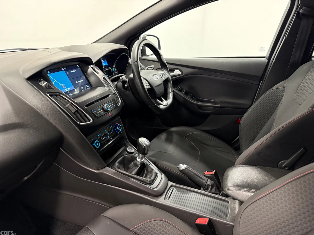 Ford Focus Hatchback, Diesel, 2017, White