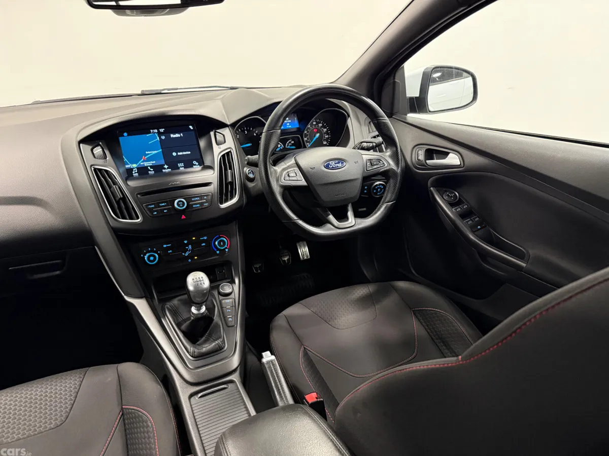 Ford Focus Hatchback, Diesel, 2017, White