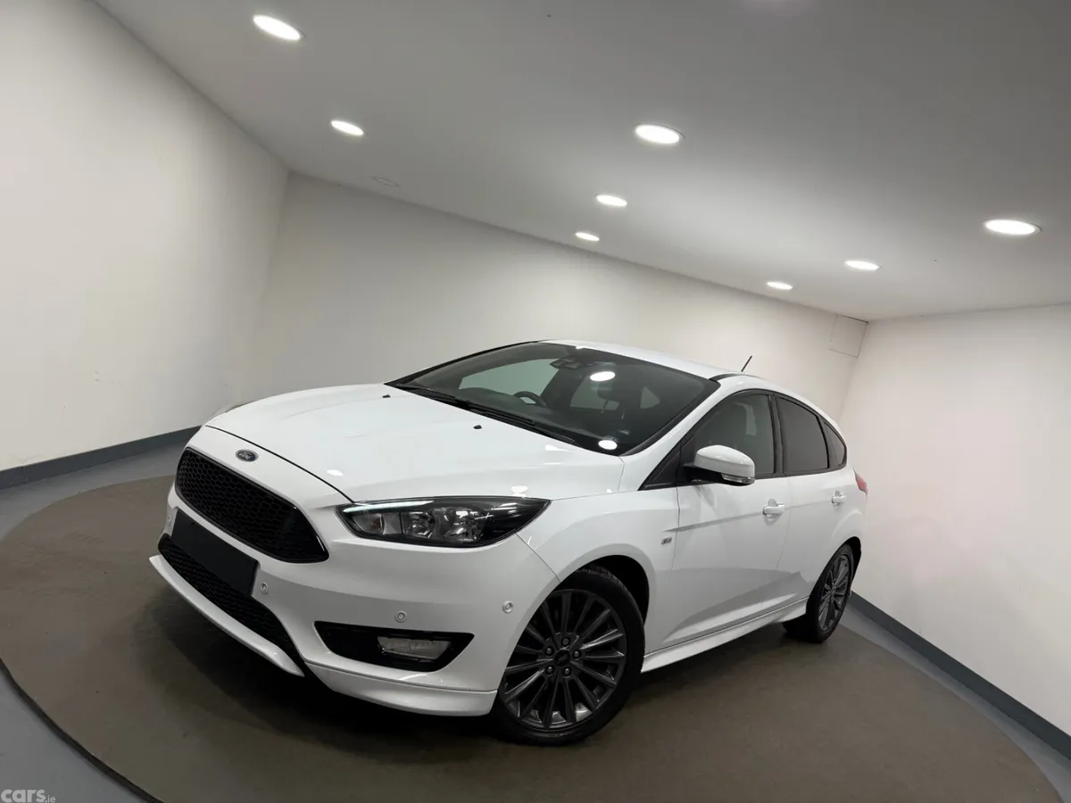 Ford Focus Hatchback, Diesel, 2017, White