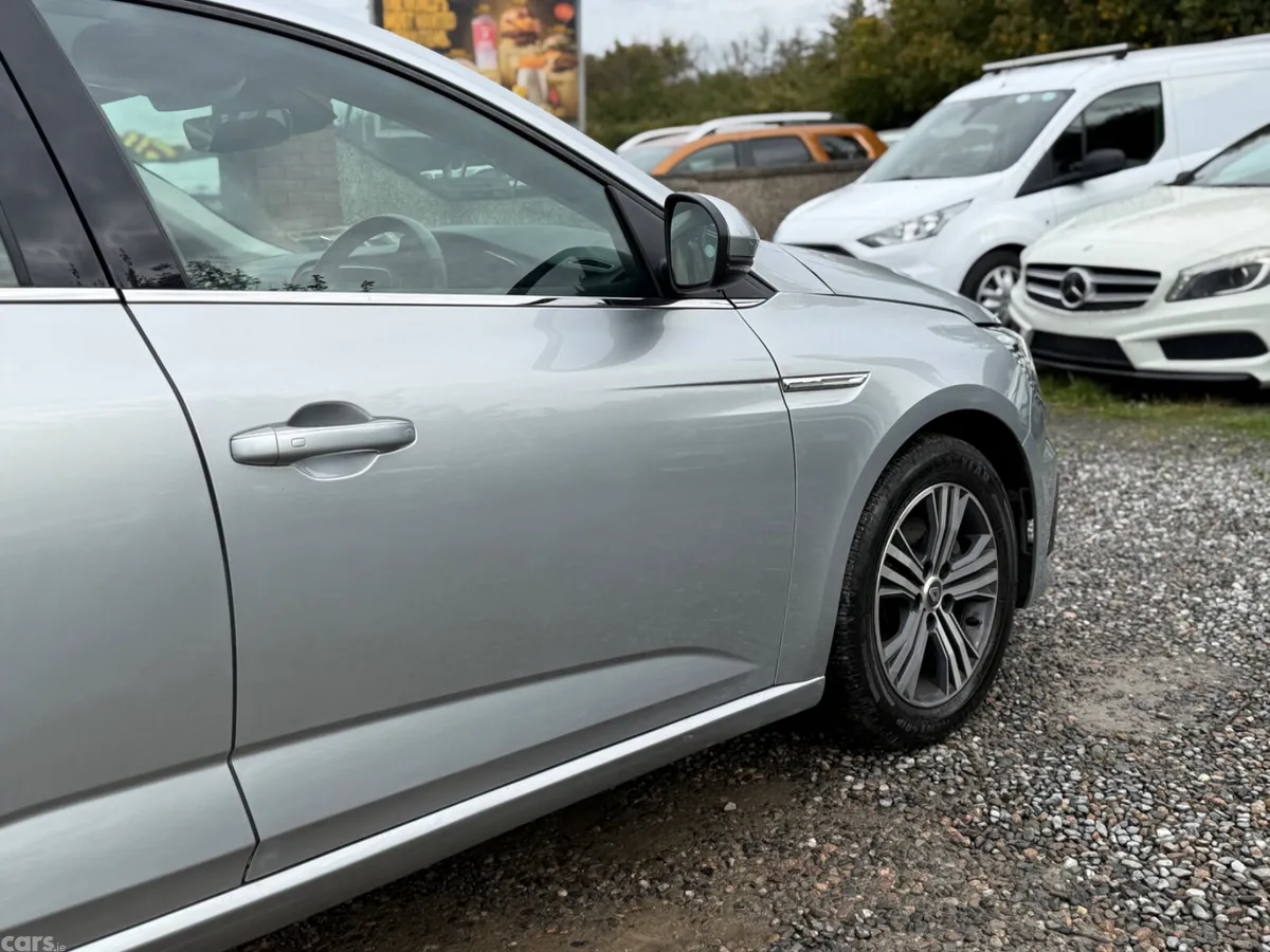 Renault Megane Hatchback, Petrol Plug-in Hybrid, 2021, Grey