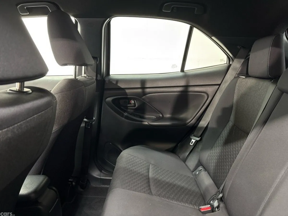 Toyota Yaris Cross Hatchback, Petrol Hybrid, 2026, Grey