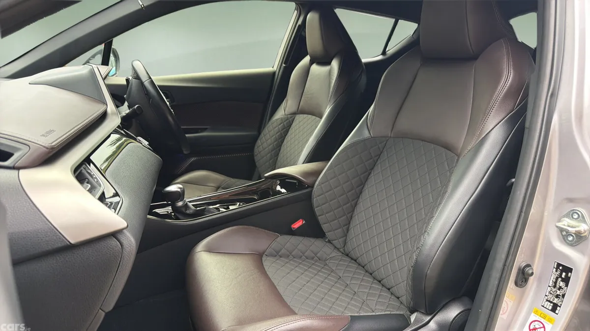 Toyota C-HR SUV, Petrol Hybrid, 2019, Silver