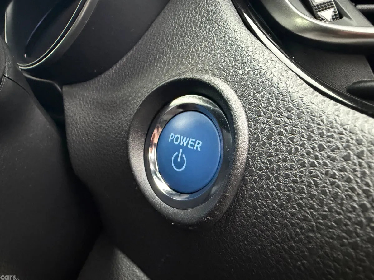 Toyota C-HR SUV, Petrol Hybrid, 2019, Silver