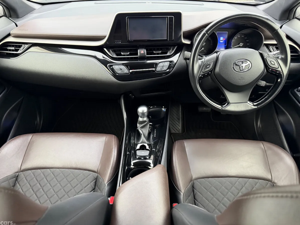 Toyota C-HR SUV, Petrol Hybrid, 2019, Silver