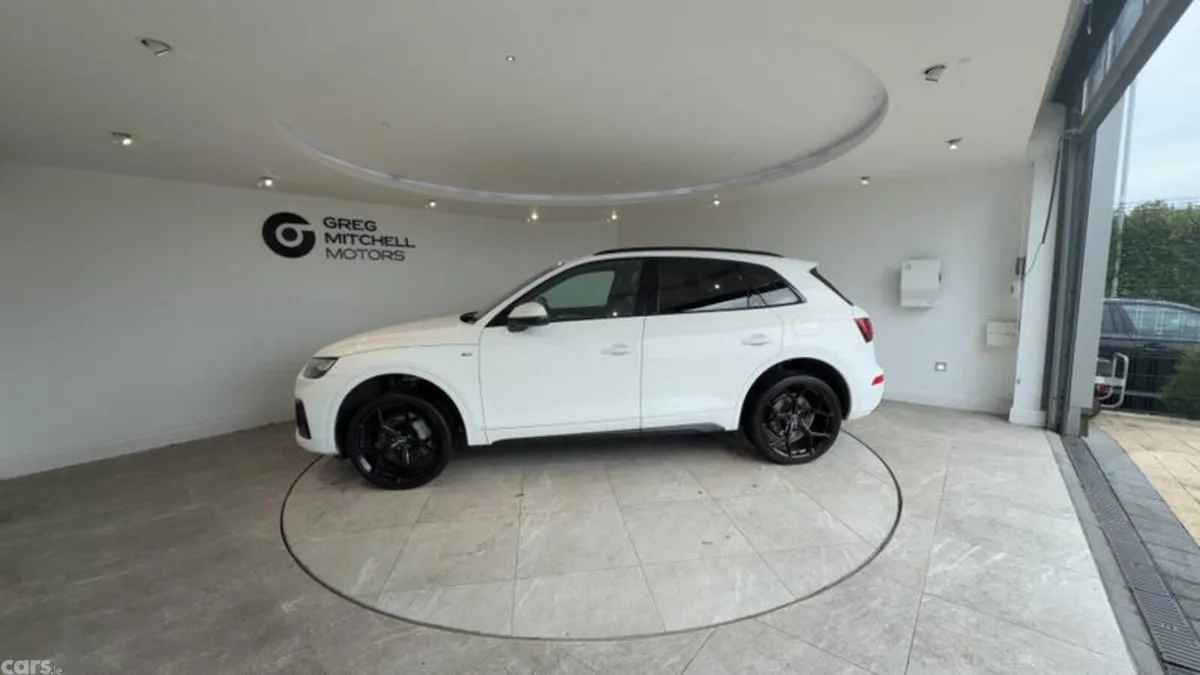 Audi Q5 SUV, Petrol Hybrid, 2023, White
