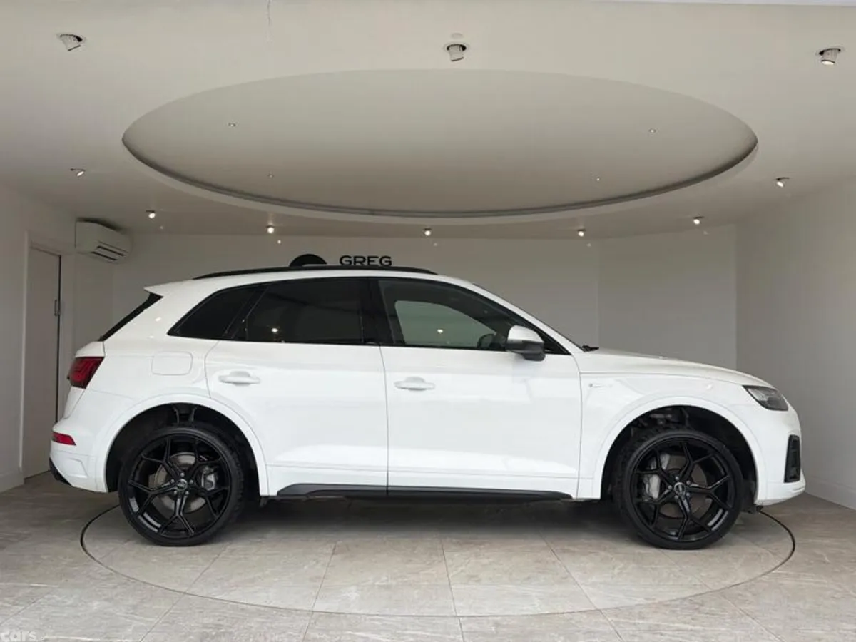 Audi Q5 SUV, Petrol Hybrid, 2023, White