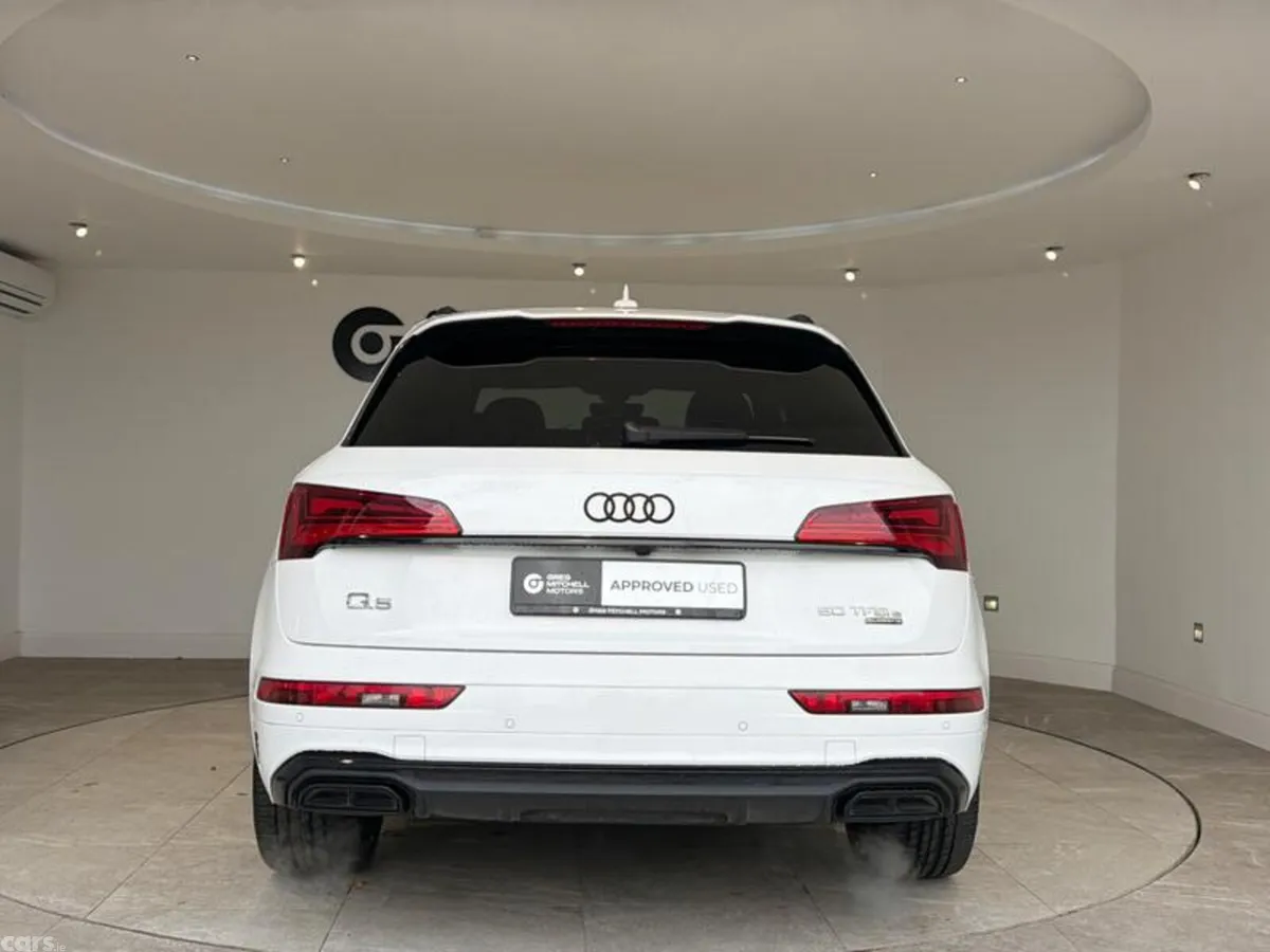 Audi Q5 SUV, Petrol Hybrid, 2023, White
