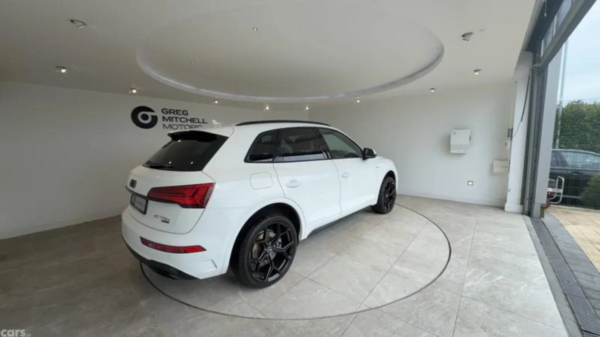 Audi Q5 SUV, Petrol Hybrid, 2023, White