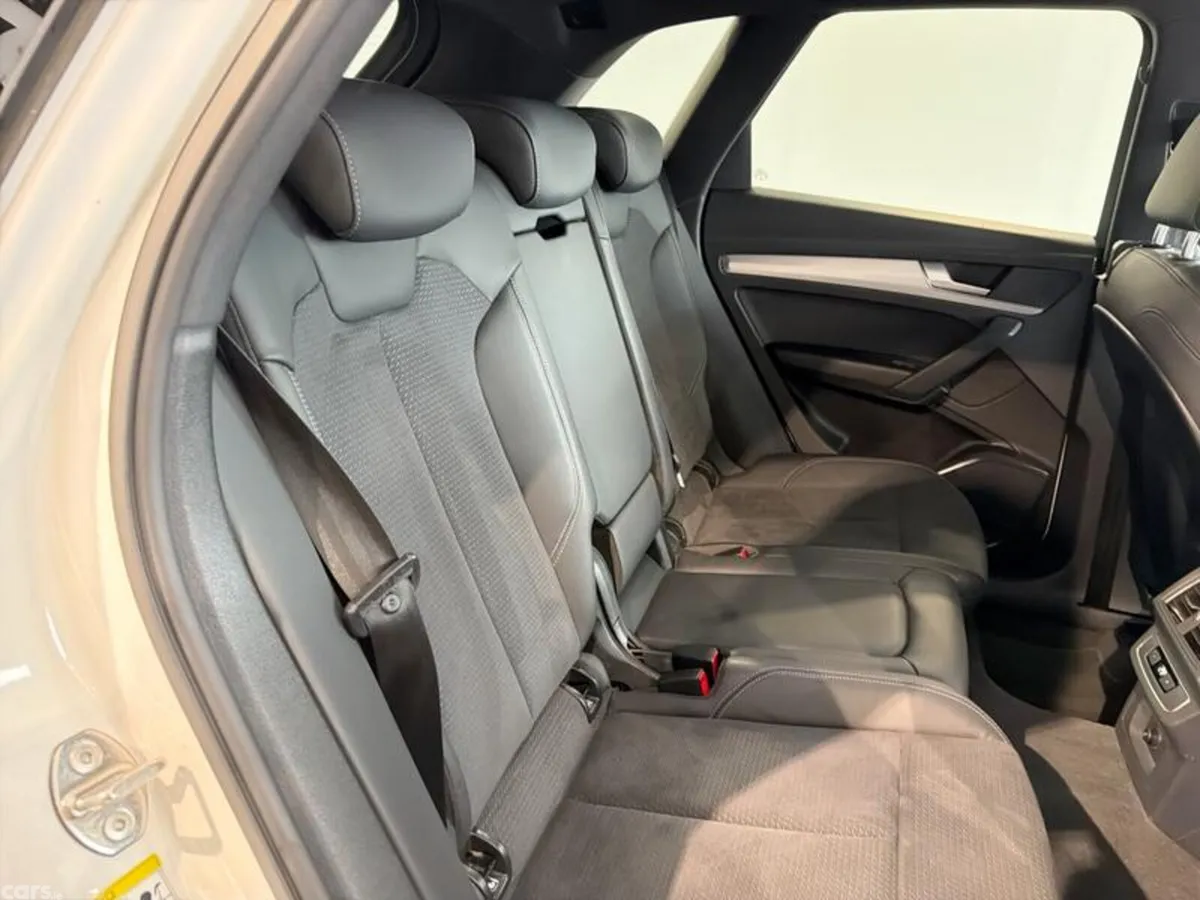 Audi Q5 SUV, Petrol Hybrid, 2023, White