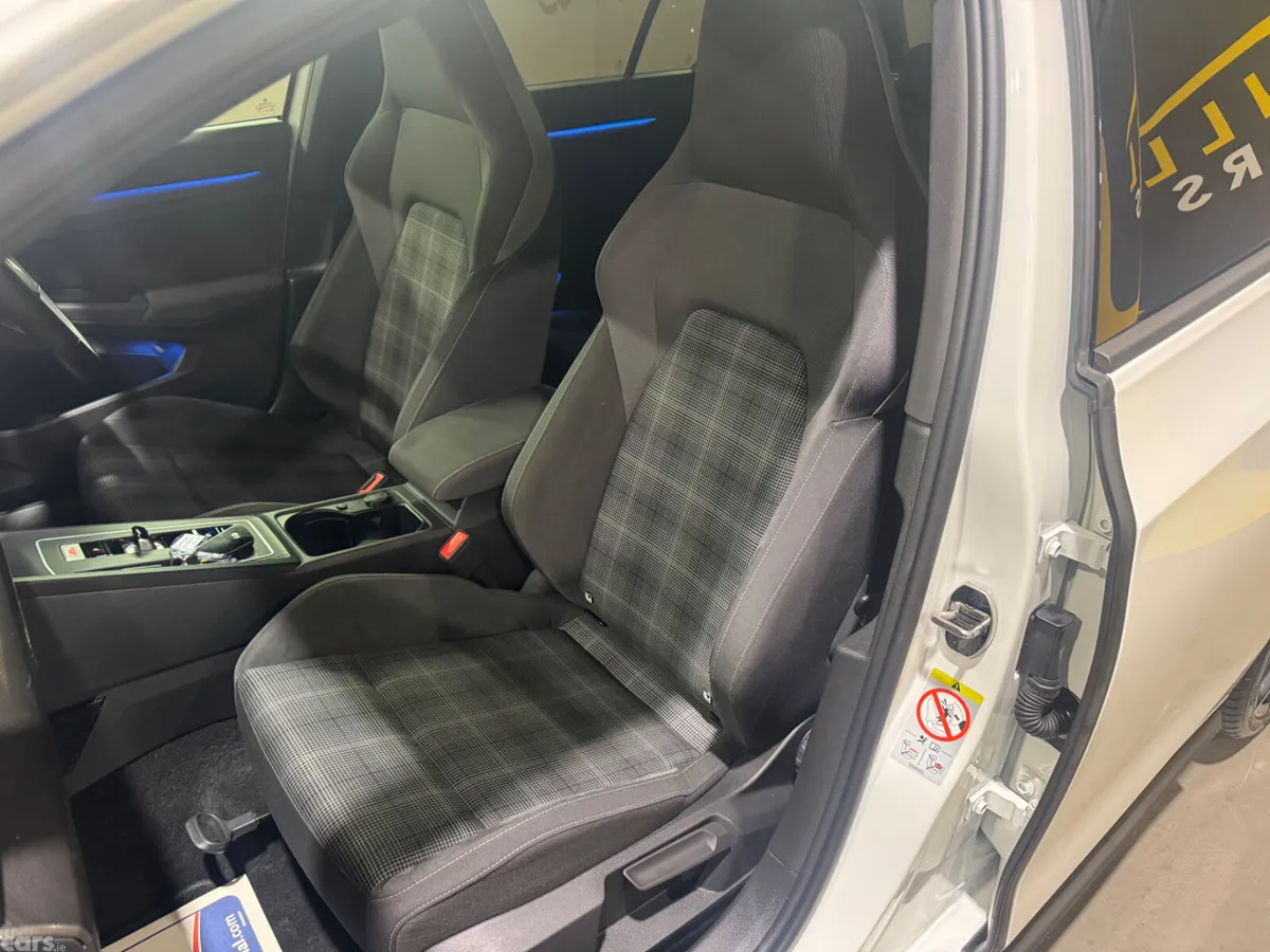 Volkswagen Golf Hatchback, Diesel, 2022, White