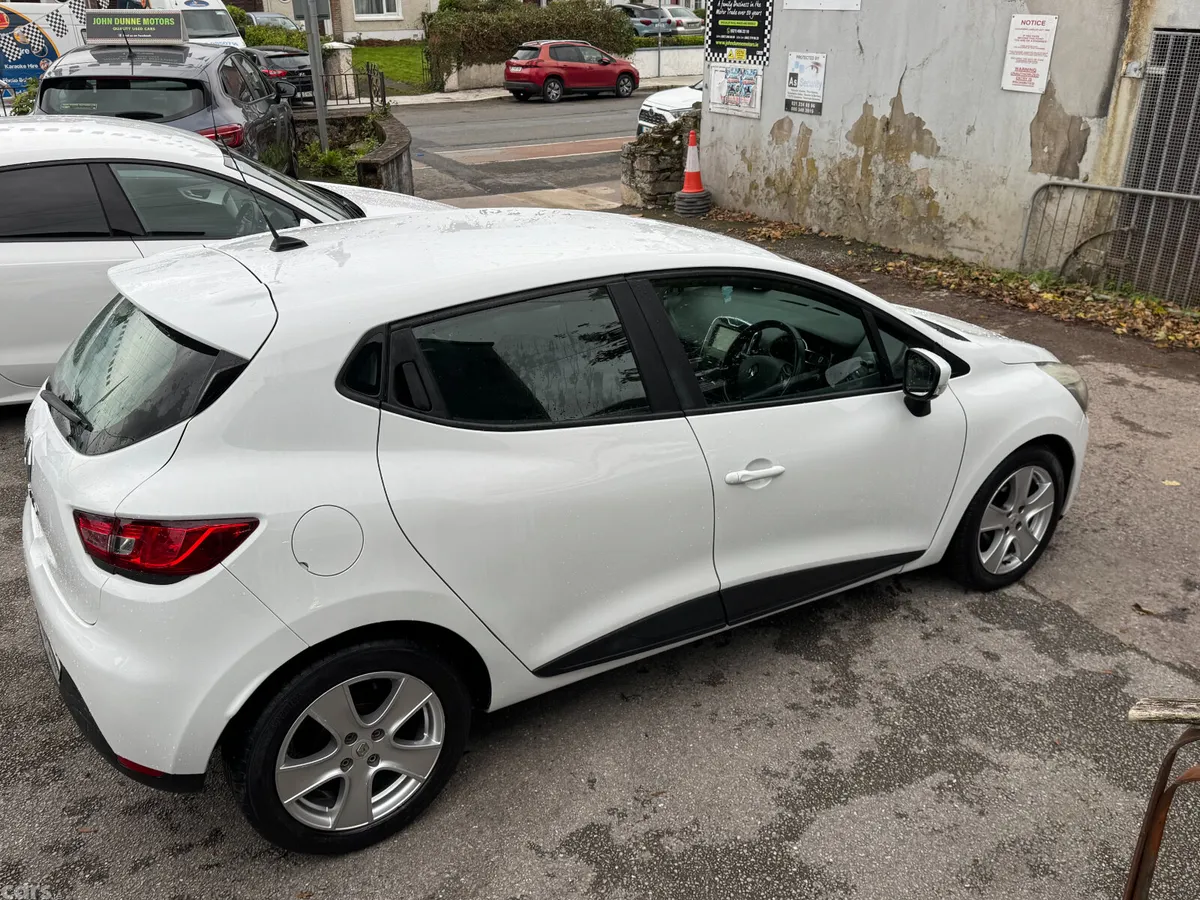 Renault Clio Hatchback, Petrol, 2015, White