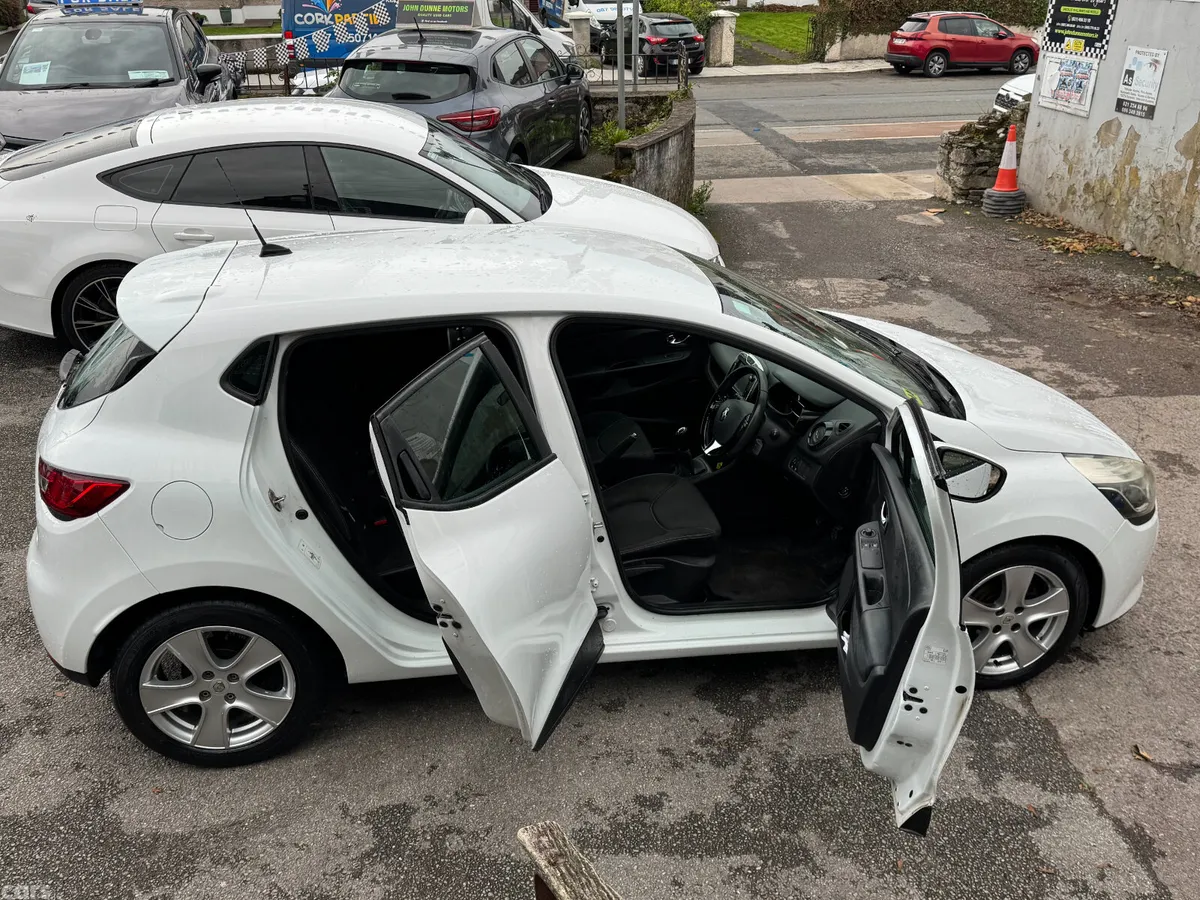 Renault Clio Hatchback, Petrol, 2015, White
