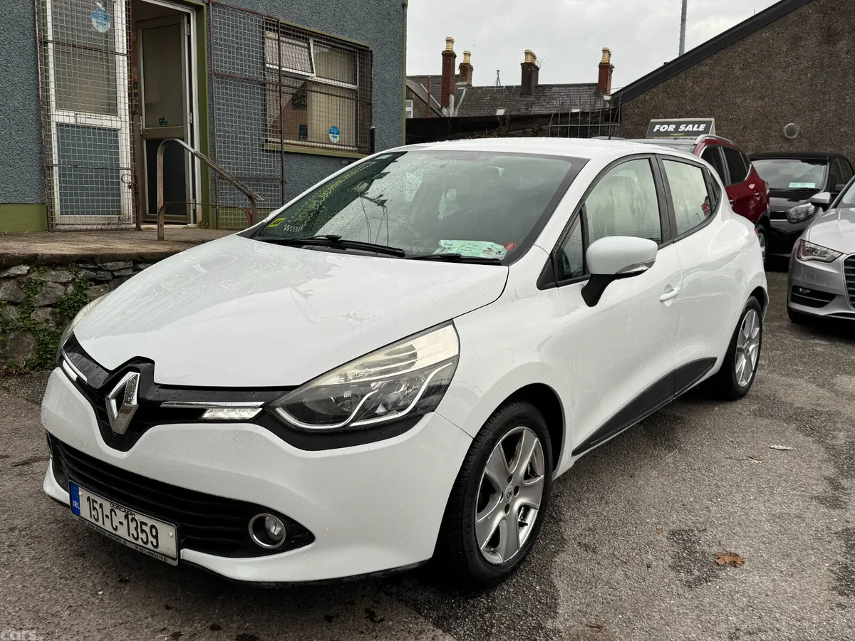 Renault Clio Hatchback, Petrol, 2015, White